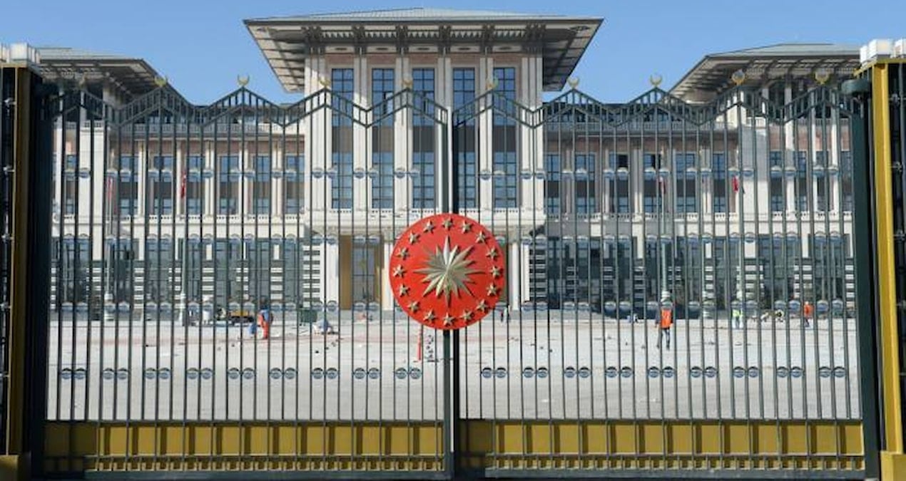 Sarayın lüksü halkın yükü