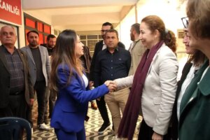 chp manisa il baskanindan kula ilce baskanligina ziyaret bwBRa7q7.jpg