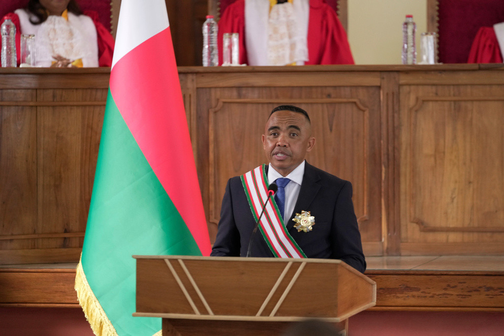 madagaskarda albay randrianirina gecici cumhurbaskani olarak yemin etti wJx3ltKu.jpg