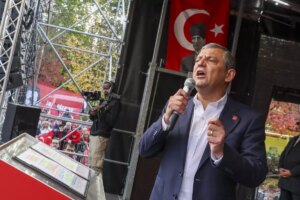 ozgur ozel brukselde millet iradesine sahip cikiyor mitinginde konustu QOk2xlsx.jpg