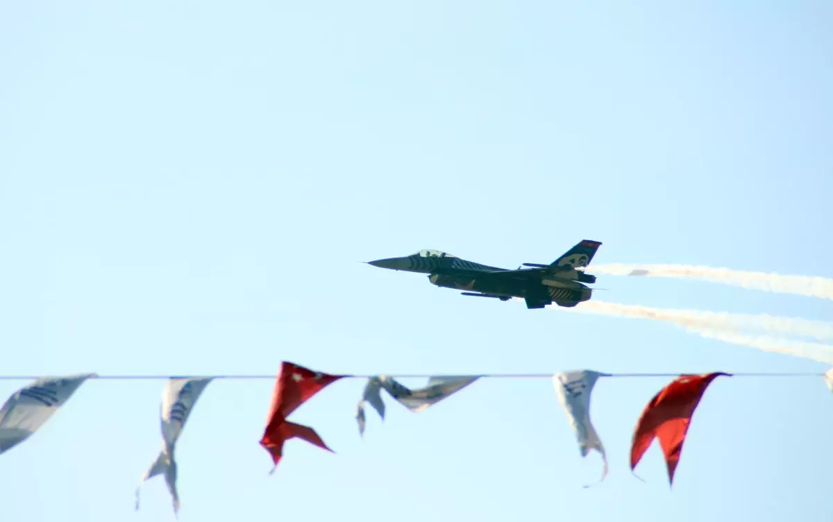 soloturk kayseri semalarinda gosteri ucusu yapti ik2jIldV.jpg