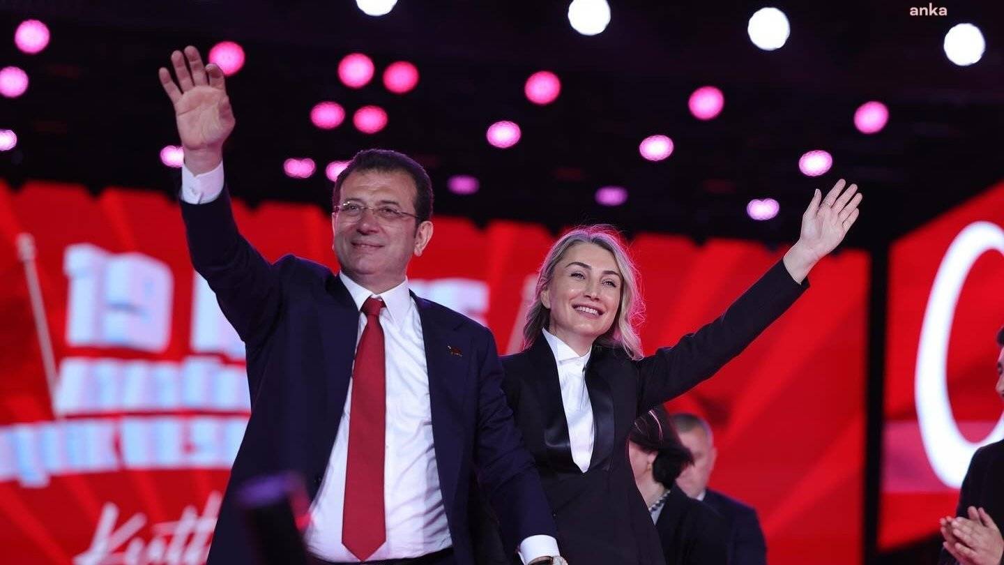 ozgur ozel acikladi dilek imamoglunun diplomatik pasaportunu iptal etmisler 7c8uKZZa.jpeg