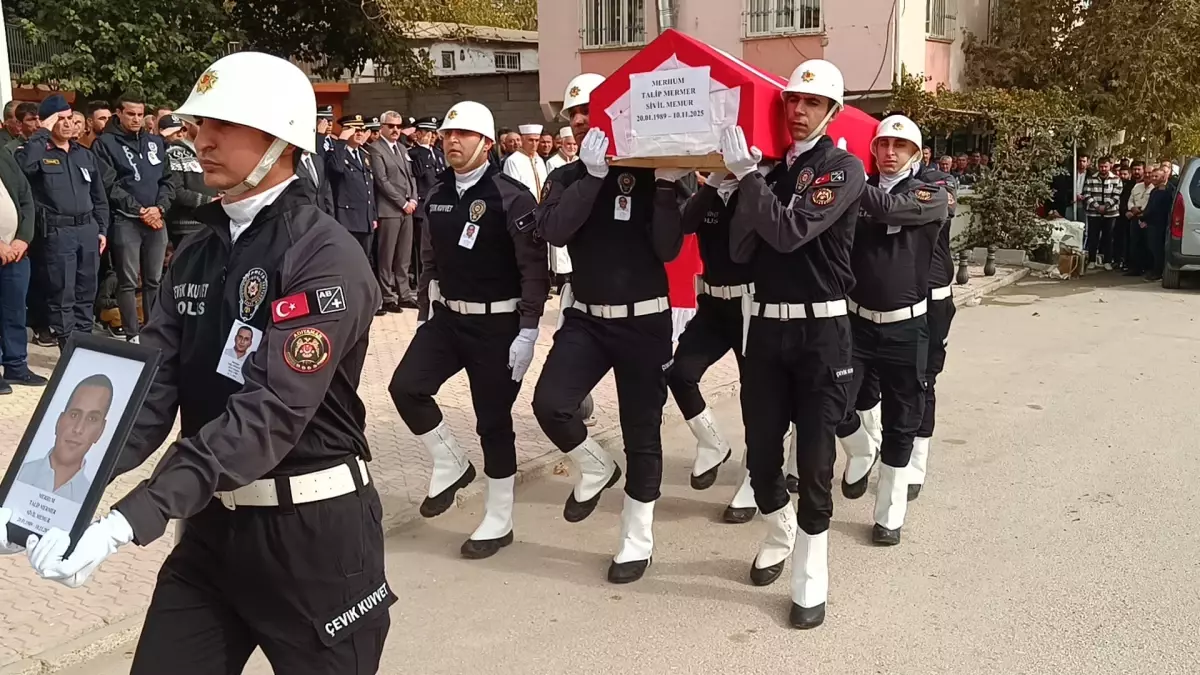 Rahatsızlığı Nedeniyle Hayatını Kaybeden Polis Memuru Talip Mermer Son Yolculuğuna Uğurlandı