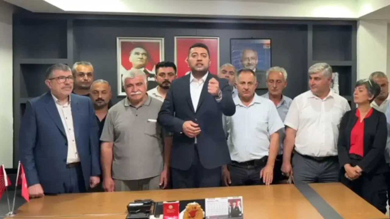 CHP Malatya İl Başkanlığı’na atanmıştı: Hakan Satılmış, gece yarısı il binasına girdi