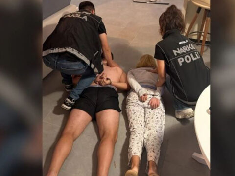 Kirmizi bultenle aranan zanli turkiyede cikti NTdCOwMm